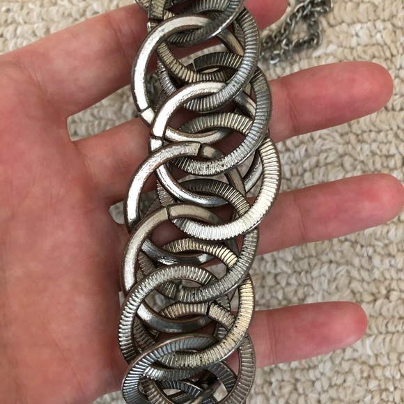 Vintage silver circle loop collar necklace - Picture 5 of 7